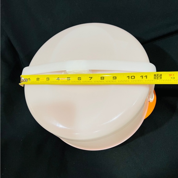 NEW! (NIP) Tupperware Cool Orange Cake Taker w/ FREE Cake Server (LAST one) - Picture 13 of 14